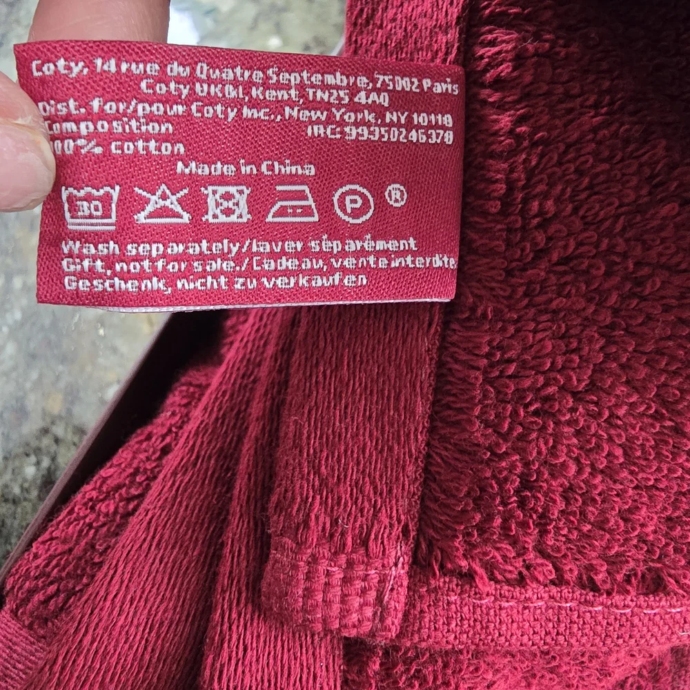 Gucci Beauty Burgundy Hand Towel With Box